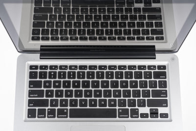 Apple MacBook Pro (Mid 2010) 13-inch 2.4 GHz Core 2 Duo 8GB RAM  512GB Storage - Silver